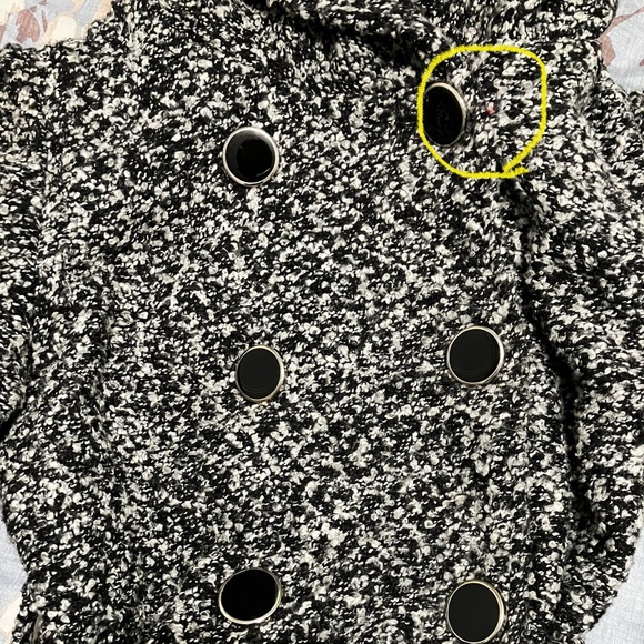 RSVP Winter Coat.  Size L, black and white - Picture 8 of 8